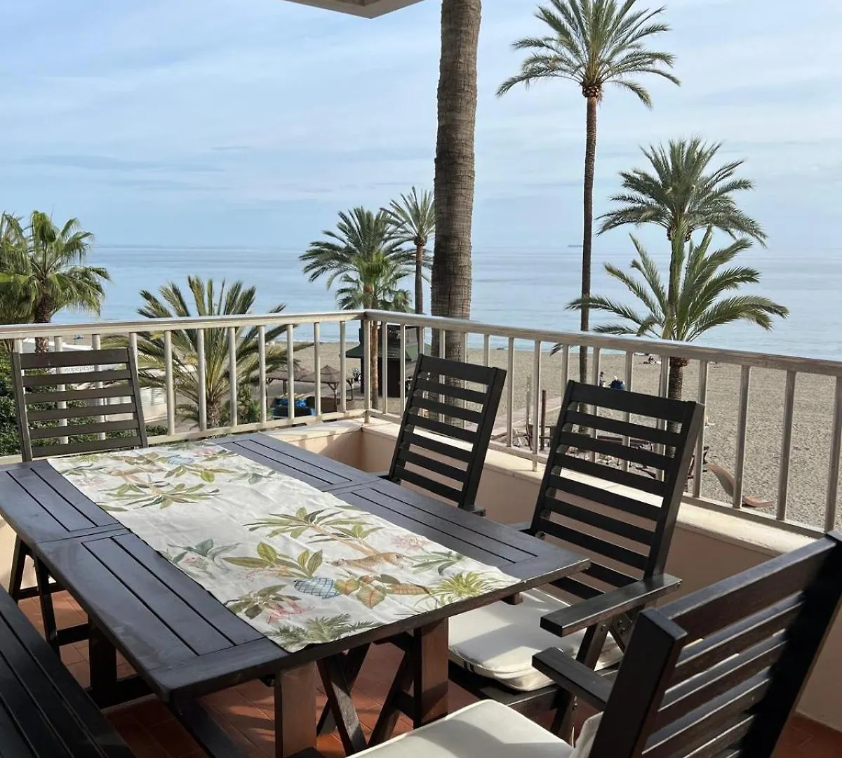 Las Palmas 2 Marbella Apartment